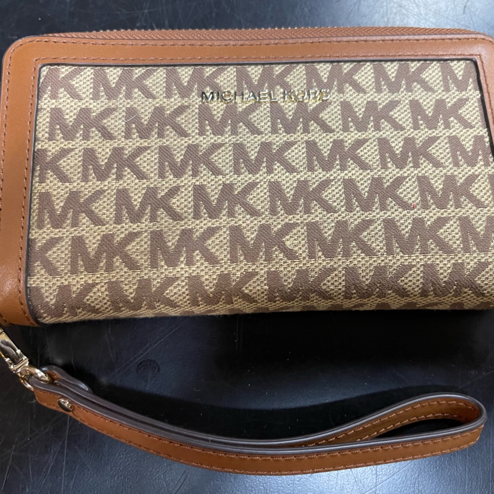 Michael Kors ADELE Logo Zip Around Wallet Wristlet NEW